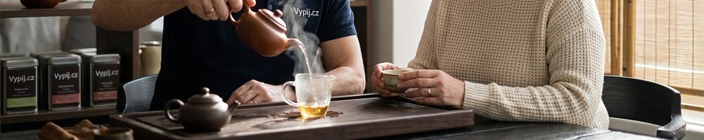 Zdeněk a Sabina Bezdíčkovi v čajovně