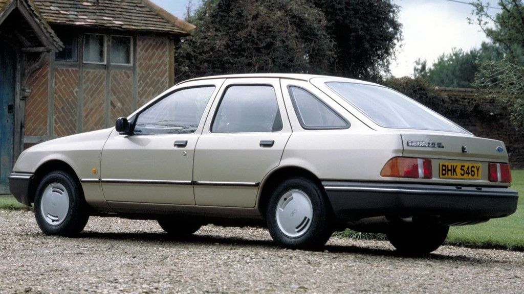 Tuzex の車: Ford Sierra の価格は 35,000 のバウチャーです。 肉屋、八百屋、金貸しが彼を欲しがった