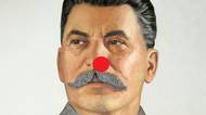 Umělec obarvil Stalinovi nos. Obraz se prodal za 5,7 milionu korun