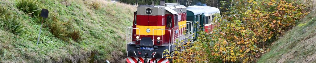 Lokomotiva 743.004 se zvláštním vlakem na nejstrmější české železnici v Kořenově