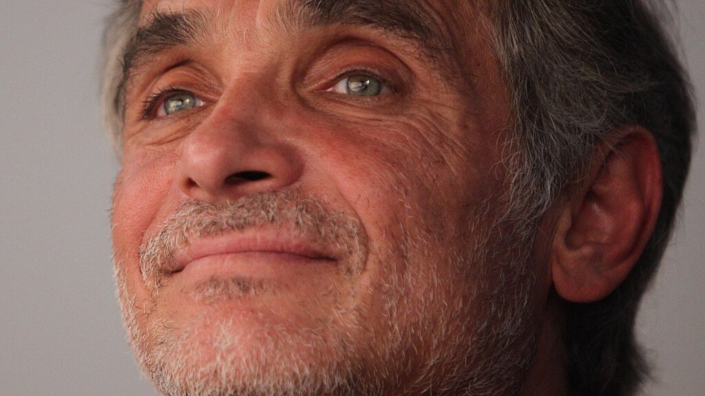 オールディッヒ・カイザー：ピセッキ・トラパスは娘のカロライナに追いついて涙を流した