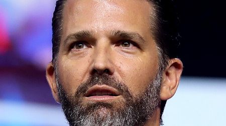 Odporný Trump Junior: Vysmívá se Bidenově rakovině