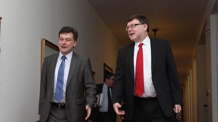 Skandál s Bitcoinem zničí i Stanjuru. Buď padne on, nebo celá vláda