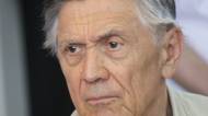 Petru Kostkovi nestačily čtyři dcery, pořídil si pátou v Ugandě. Manželka by mu schválila milenku