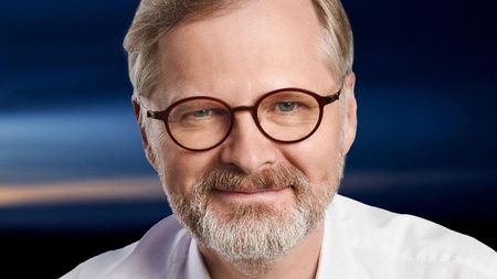Vláda Petra Fialy má velkou šanci na vládnutí i po volbách