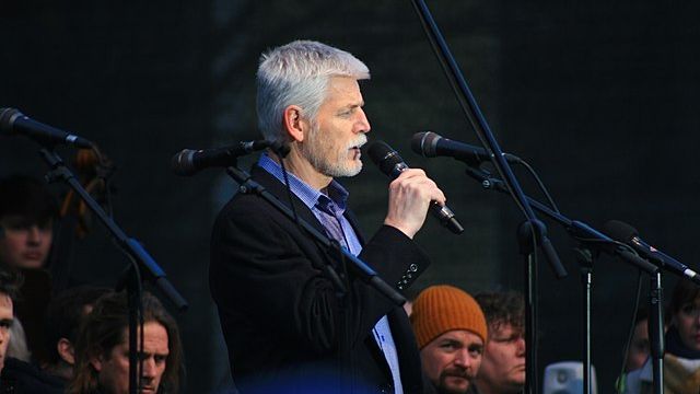 Souček’s Gesture & Pavel’s Visit: Czech Football & Online Controversy