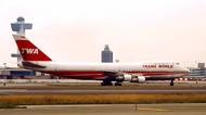 Mohutná exploze smetla z oblohy obří Boeing s 230 lidmi pouhých 12 minut po vzletu z New Yorku